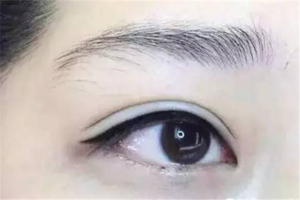 美瞳線需要補色嗎 美瞳線多久補色 美瞳線需要補色嗎 美瞳線多久補色