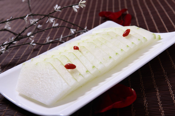 冬瓜的營養(yǎng)價(jià)值 冬瓜可以降血壓嗎 冬瓜的營養(yǎng)價(jià)值 冬瓜可以降血壓嗎