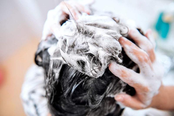 淘米水洗頭發(fā)好不好 淘米水洗頭發(fā)能防止脫發(fā)嗎 淘米水洗頭發(fā)好不好 淘米水洗頭發(fā)能防止脫發(fā)嗎