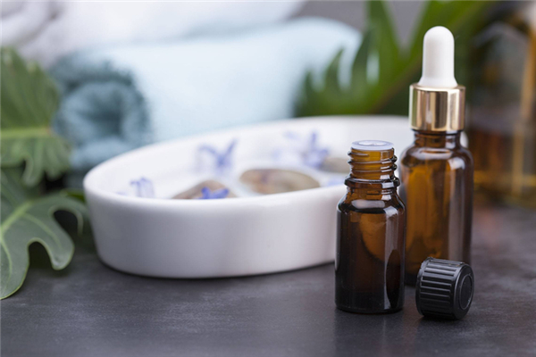單方精油怎么調(diào)配 單方精油用什么基礎(chǔ)油 單方精油怎么調(diào)配 單方精油用什么基礎(chǔ)油