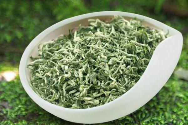 碧螺春和龍井哪個更好 碧螺春有減肥的功效嗎 碧螺春和龍井哪個更好 碧螺春有減肥的功效嗎