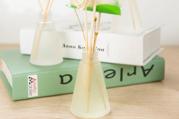 長(zhǎng)期吸入香薰精油會(huì)怎樣 香薰精油可以帶上飛機(jī)嗎