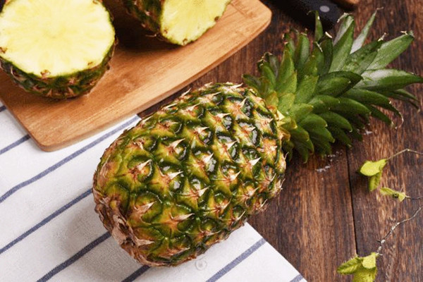 菠蘿可以放進冰箱嗎 菠蘿切開后能放多久