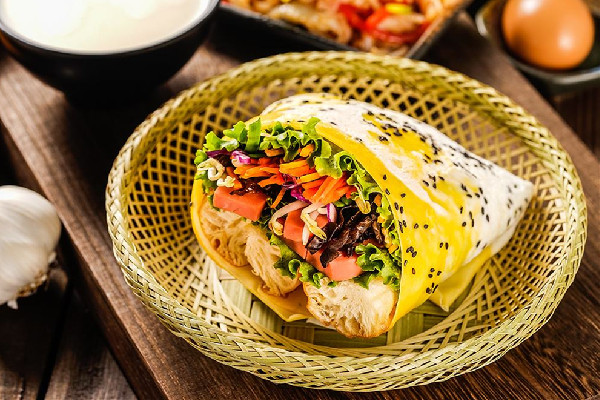 煎餅果子有什么材料 煎餅果子有營(yíng)養(yǎng)嗎 煎餅果子有什么材料 煎餅果子有營(yíng)養(yǎng)嗎