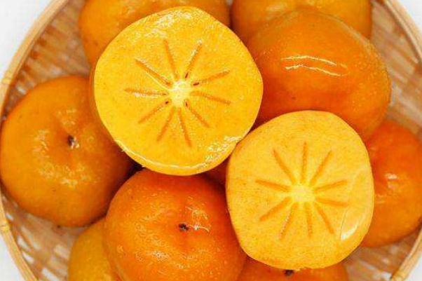 脆柿子的功效與作用 脆柿子皮能吃嗎 脆柿子的功效與作用 脆柿子皮能吃嗎