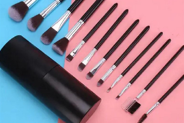 化妝刷可以用吹風機吹干嗎 化妝刷要晾曬多久 化妝刷可以用吹風機吹干嗎 化妝刷要晾曬多久