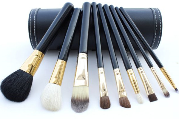 化妝刷買(mǎi)來(lái)需要洗嗎 化妝刷怎么清洗