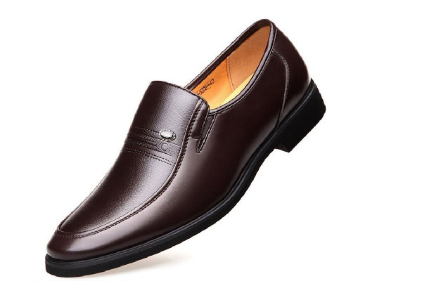 皮鞋用鞋油好還是鞋蠟 皮鞋用什么擦才亮 皮鞋用鞋油好還是鞋蠟 皮鞋用什么擦才亮