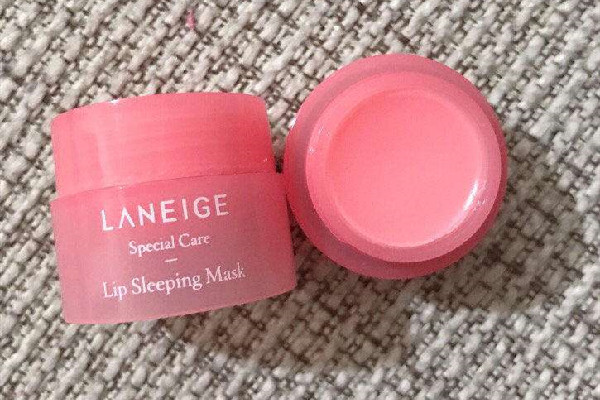 唇膜是干什么的 唇膜是潤(rùn)唇膏嗎