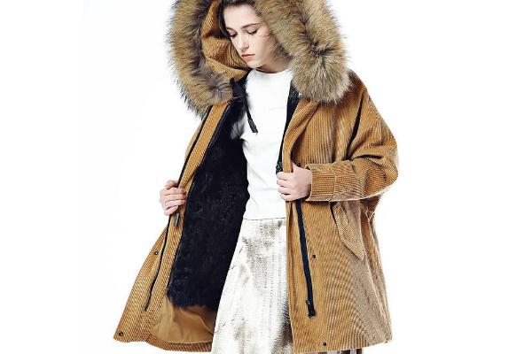 派克服有內(nèi)襯和沒內(nèi)襯的區(qū)別 派克服有異味怎么處理 派克服有內(nèi)襯和沒內(nèi)襯的區(qū)別 派克服有異味怎么處理