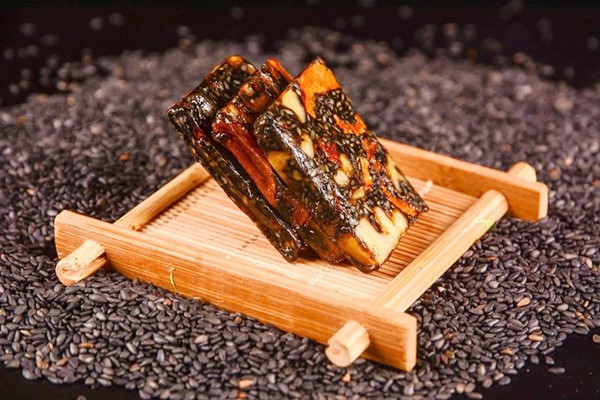 固本堂阿膠糕保質(zhì)期多久 固本堂阿膠糕過期了還能吃嗎 固本堂阿膠糕保質(zhì)期多久 固本堂阿膠糕過期了還能吃嗎