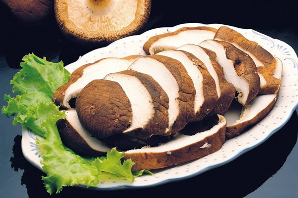 香菇的熱量是多少大卡 香菇吃了會(huì)不會(huì)長胖 香菇的熱量是多少大卡 香菇吃了會(huì)不會(huì)長胖