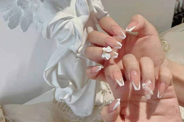 穿戴甲要大一點(diǎn)還是小一點(diǎn) 穿戴甲不合適怎么辦