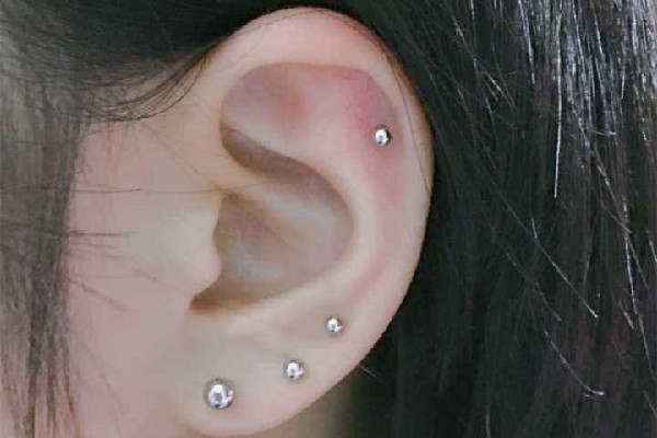 打耳骨需要去醫(yī)院?jiǎn)?打耳骨去哪打比較安全