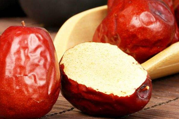 西域美農(nóng)紅棗的營(yíng)養(yǎng)價(jià)值 西域美農(nóng)紅棗可以空腹吃嗎 西域美農(nóng)紅棗的營(yíng)養(yǎng)價(jià)值 西域美農(nóng)紅棗可以空腹吃嗎