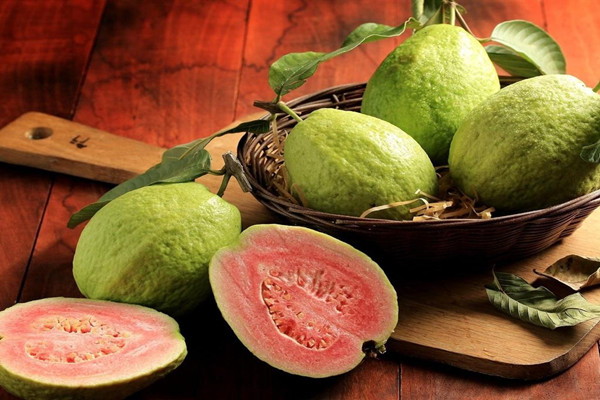 番石榴紅心和白心哪個(gè)好吃 番石榴的籽能不能吃 番石榴紅心和白心哪個(gè)好吃 番石榴的籽能不能吃