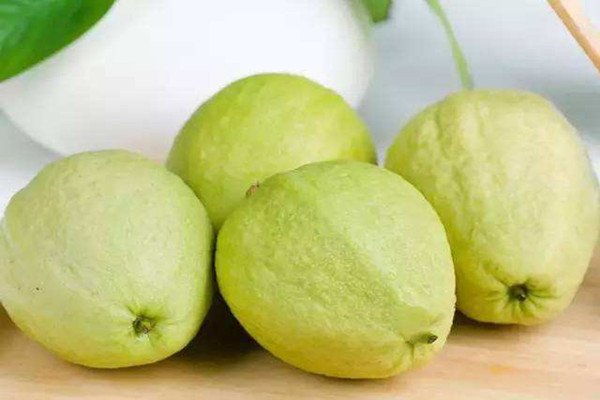 番石榴哪些人不能吃 番石榴能空腹吃嗎 番石榴哪些人不能吃 番石榴能空腹吃嗎