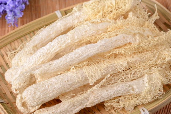 竹蓀的功效和作用 竹蓀可以和雞一起煲湯嗎 竹蓀的功效和作用 竹蓀可以和雞一起煲湯嗎