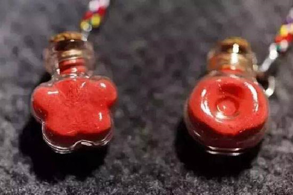 朱砂可以沾水嗎 朱砂佩戴時(shí)需要注意什么 朱砂可以沾水嗎 朱砂佩戴時(shí)需要注意什么