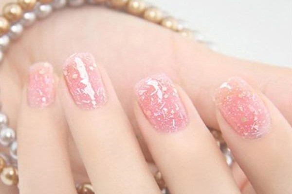 指甲油有沒有毒 指甲油對身體有什么傷害 指甲油有沒有毒 指甲油對身體有什么傷害