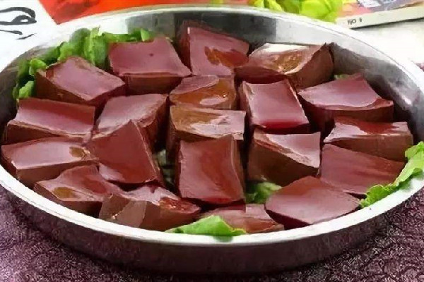 豬血要焯水嗎 豬血焯水后變綠正常嗎 豬血要焯水嗎 豬血焯水后變綠正常嗎