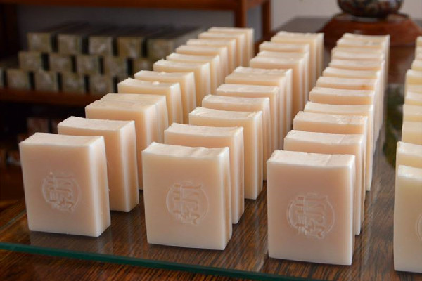 手工皂的功效和作用 手工皂可以用來(lái)干什么 手工皂的功效和作用 手工皂可以用來(lái)干什么