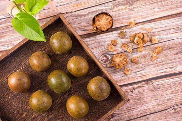 羅漢果能泡水喝嗎 羅漢果泡水喝有什么功效 羅漢果能泡水喝嗎 羅漢果泡水喝有什么功效