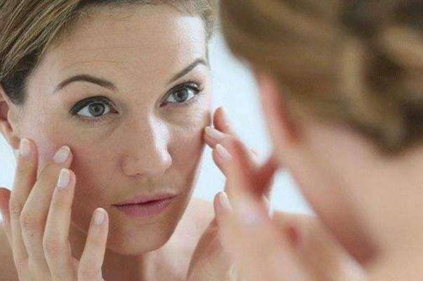 皮膚暗黃吃什么維生素比較好 皮膚暗黃粗糙毛孔大怎么改善 皮膚暗黃吃什么維生素比較好 皮膚暗黃粗糙毛孔大怎么改善