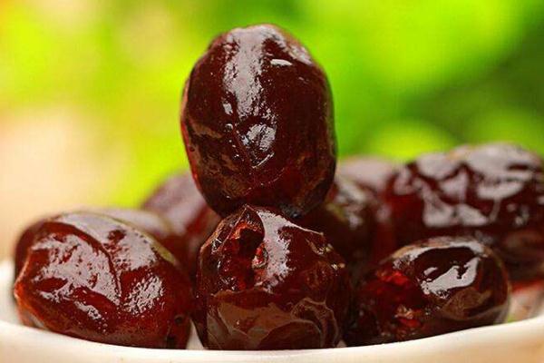 蜜棗對(duì)咳嗽有幫助嗎 月經(jīng)期間能吃蜜棗嗎 蜜棗對(duì)咳嗽有幫助嗎 月經(jīng)期間能吃蜜棗嗎