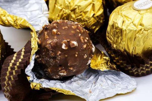 費(fèi)列羅巧克力是哪個國家的品牌 費(fèi)列羅巧克力是進(jìn)口的嗎 費(fèi)列羅巧克力是哪個國家的品牌 費(fèi)列羅巧克力是進(jìn)口的嗎