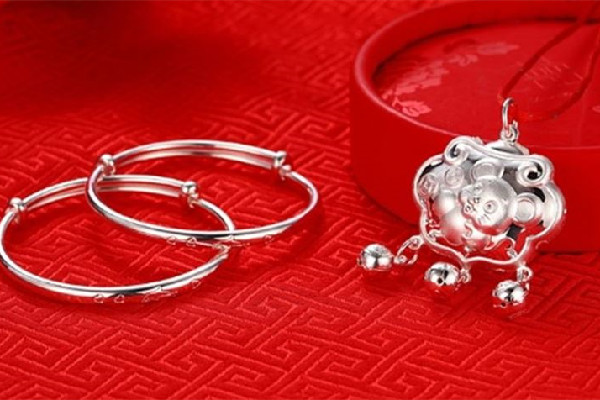 999銀的價(jià)格多少錢一克 999銀和純銀的區(qū)別