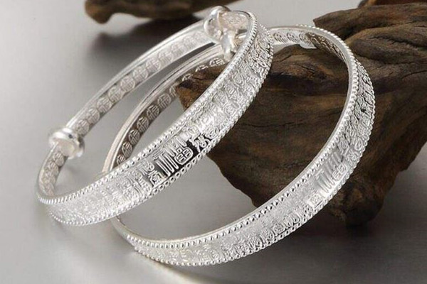 999銀是軟的還是硬的 999銀怎么分辨真假