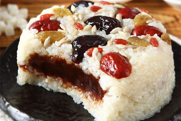 八寶飯有哪8種材料 八寶飯是哪里的特色美食 八寶飯有哪8種材料 八寶飯是哪里的特色美食