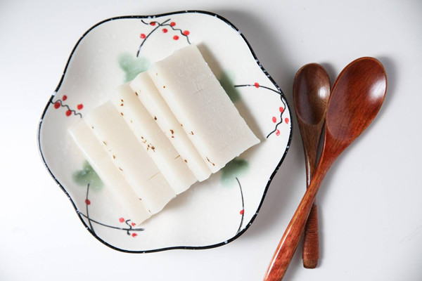 年糕能不能隔夜吃 年糕發(fā)霉了還能吃嗎 年糕能不能隔夜吃 年糕發(fā)霉了還能吃嗎