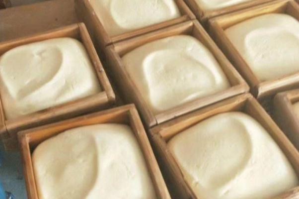 奶豆腐有營養(yǎng)嗎 奶豆腐有點(diǎn)苦怎么回事 奶豆腐有營養(yǎng)嗎 奶豆腐有點(diǎn)苦怎么回事