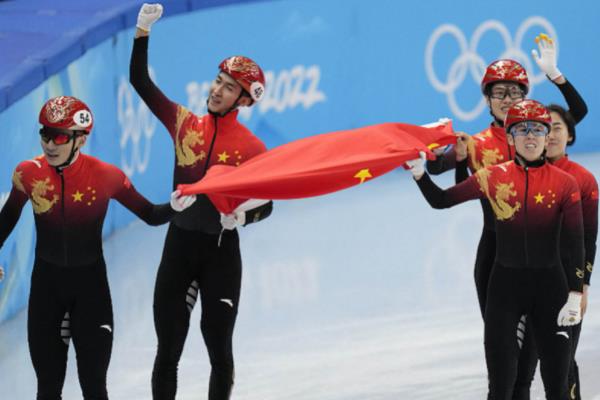 中國首金!短道混合接力中國隊(duì)奪冠 中國接力擁有絕對實(shí)力 中國首金!短道混合接力中國隊(duì)奪冠 中國接力擁有絕對實(shí)力