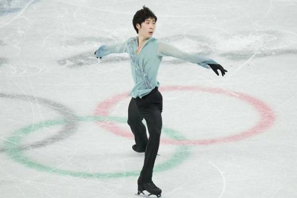 金博洋演繹臥虎藏龍 花樣滑冰的冰場是什么材質的