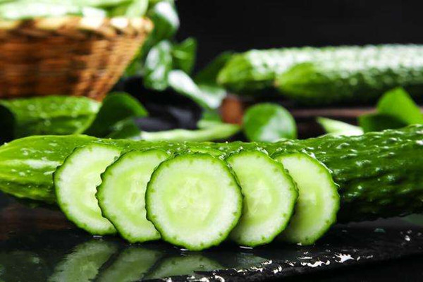 黃瓜的熱量高嗎 黃瓜的營養(yǎng)價(jià)值是什么 黃瓜的熱量高嗎 黃瓜的營養(yǎng)價(jià)值是什么