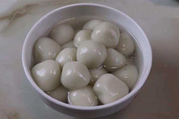 湯圓冷水下鍋還是熱水下鍋 湯圓怎么煮才不會爆裂 湯圓冷水下鍋還是熱水下鍋 湯圓怎么煮才不會爆裂