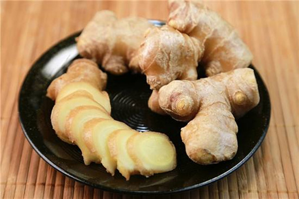 生姜什么時候吃最好 生姜晚上吃可以嗎 生姜什么時候吃最好 生姜晚上吃可以嗎