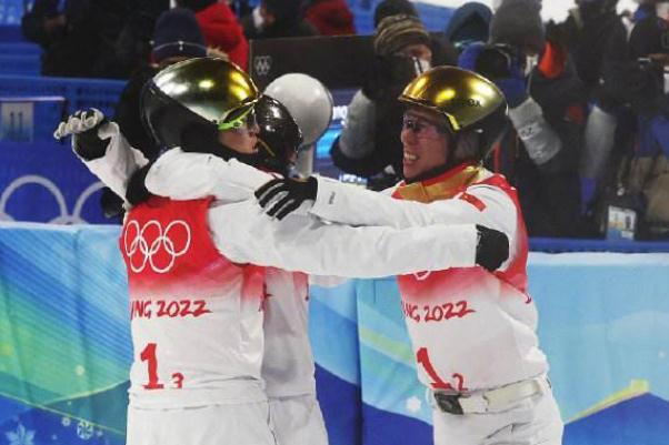 永遠可以相信團結(jié)一心的中國隊 冬奧會的雪是真的嗎 永遠可以相信團結(jié)一心的中國隊 冬奧會的雪是真的嗎