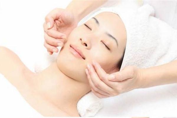 面部排毒會長痘痘嗎 為什么皮膚不好的人要經(jīng)常做臉部排毒 面部排毒會長痘痘嗎 為什么皮膚不好的人要經(jīng)常做臉部排毒