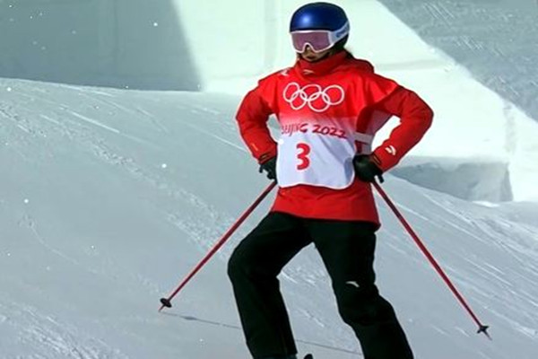 谷愛凌第二跳失誤摔倒獲16.98分 滑雪會(huì)傷膝蓋嗎 谷愛凌第二跳失誤摔倒獲16.98分 滑雪會(huì)傷膝蓋嗎