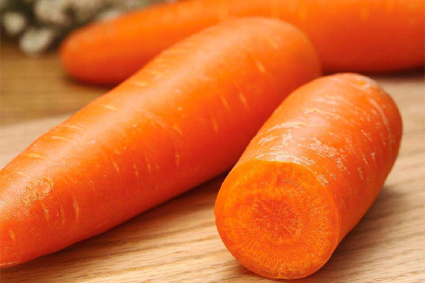 胡蘿卜有點發(fā)芽了還能吃嗎 胡蘿卜什么情況下不適合吃 胡蘿卜有點發(fā)芽了還能吃嗎 胡蘿卜什么情況下不適合吃