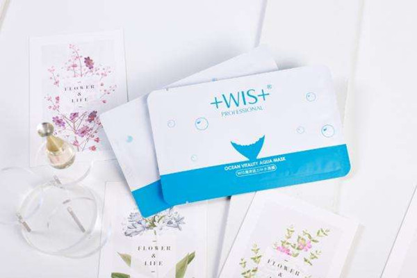 補(bǔ)水面膜有什么功效 補(bǔ)水面膜能收縮毛孔嗎 補(bǔ)水面膜有什么功效 補(bǔ)水面膜能收縮毛孔嗎