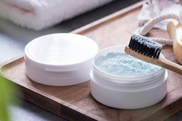 牙粉可以去除牙結(jié)石嗎 牙粉可以美白牙齒嗎 牙粉可以去除牙結(jié)石嗎 牙粉可以美白牙齒嗎