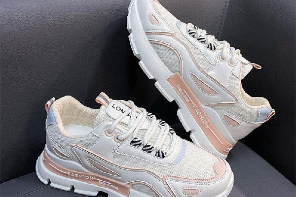 運(yùn)動鞋有異味怎么去除 運(yùn)動鞋有異味算質(zhì)量問題嗎 運(yùn)動鞋有異味怎么去除 運(yùn)動鞋有異味算質(zhì)量問題嗎