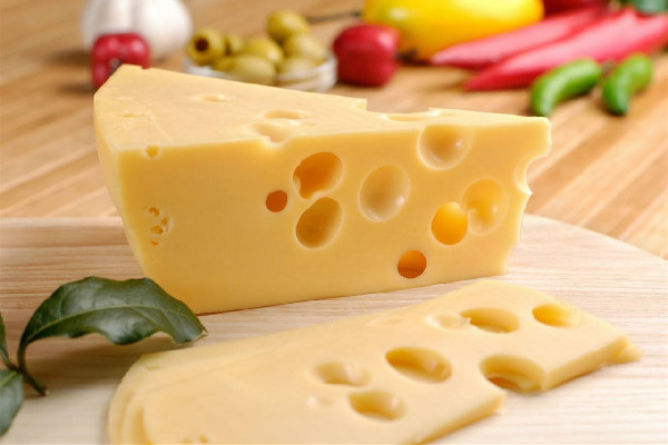 奶酪是不是就是芝士 奶酪和牛奶哪個營養(yǎng)價值高 奶酪是不是就是芝士 奶酪和牛奶哪個營養(yǎng)價值高