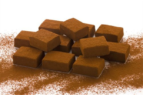 生巧克力會(huì)發(fā)胖嗎 生巧克力有糖嗎 生巧克力會(huì)發(fā)胖嗎 生巧克力有糖嗎