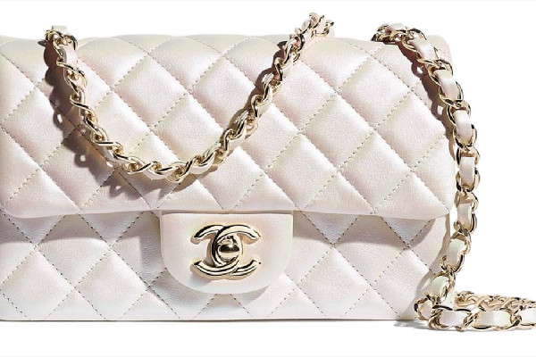 香奈兒包包有壓痕怎么處理 香奈兒包包是手工制作嗎 香奈兒包包有壓痕怎么處理 香奈兒包包是手工制作嗎